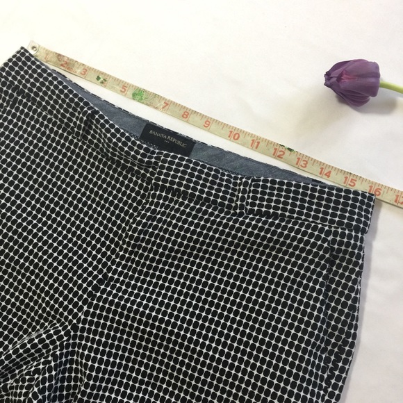 BANANA REPUBLIC GEOMETRIC PRINT SHORTS - Picture 4 of 6